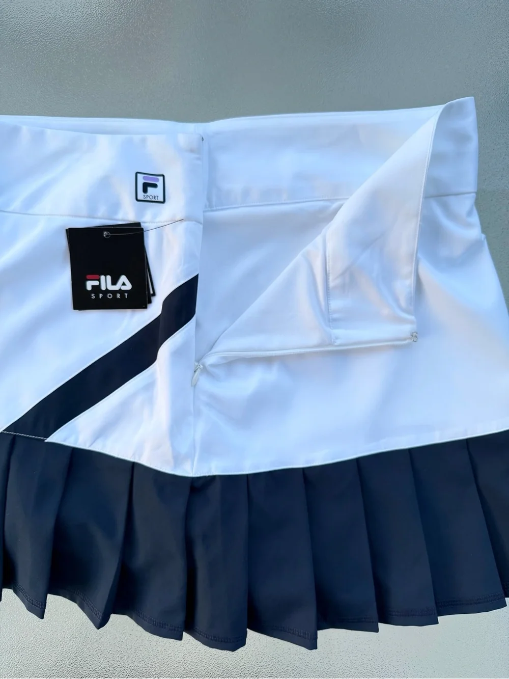 FILA Sport White and Blue Dropped-Waist Pleated Activewear Golf Skort ~ Large